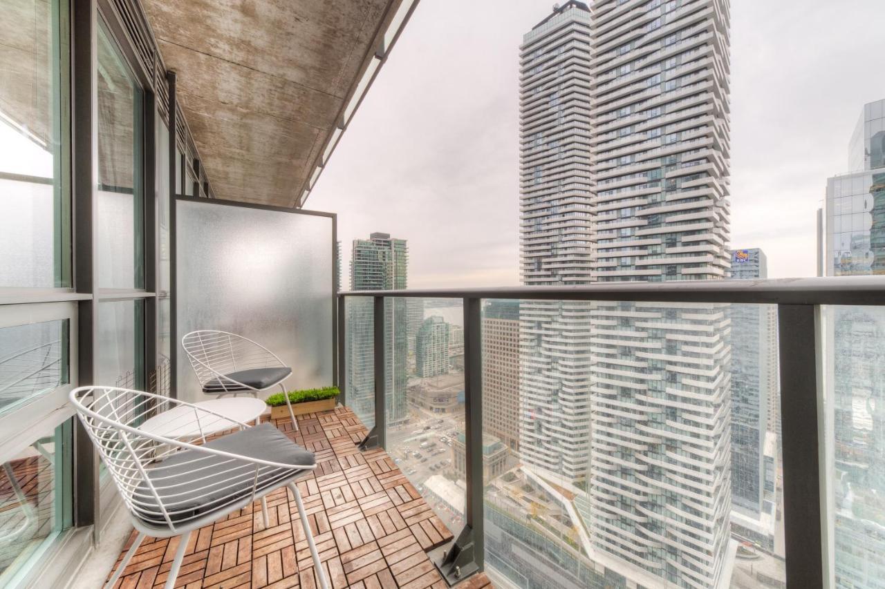 Stylish Newly Furnished Condo With Beautiful Lake View Toronto Zewnętrze zdjęcie