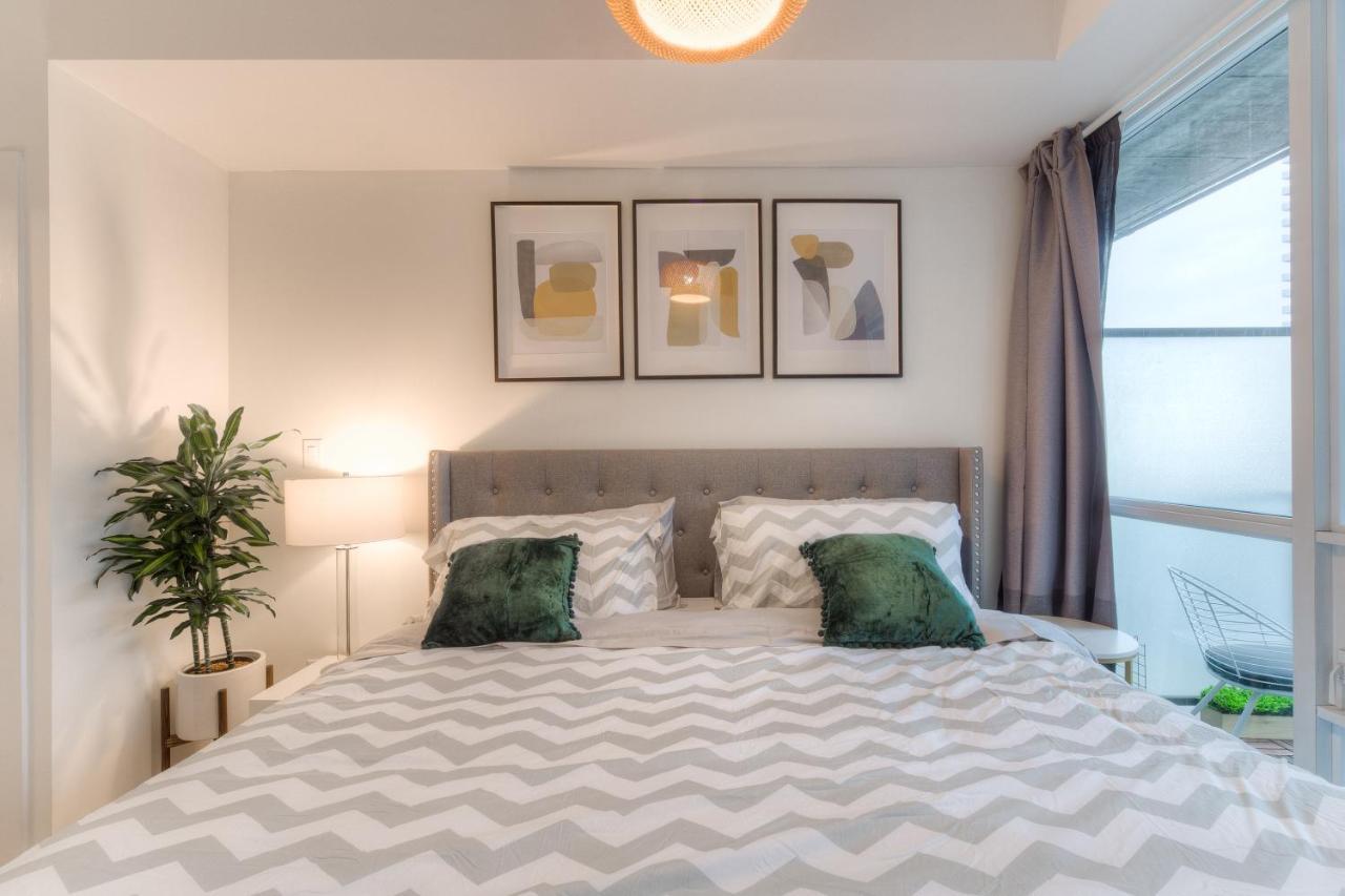 Stylish Newly Furnished Condo With Beautiful Lake View Toronto Zewnętrze zdjęcie