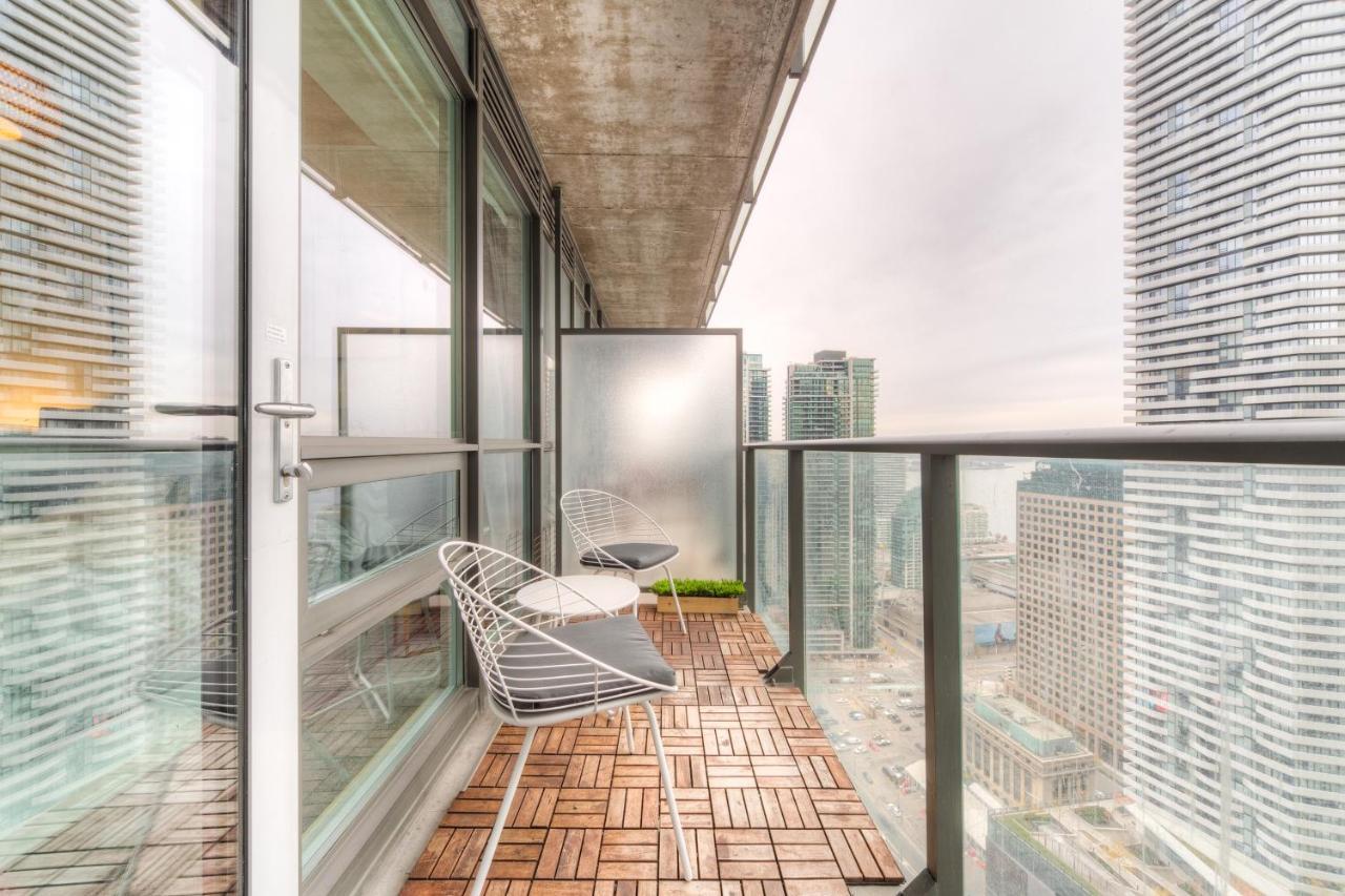 Stylish Newly Furnished Condo With Beautiful Lake View Toronto Zewnętrze zdjęcie